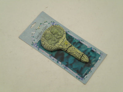 ASST.SMALL RESIN GARDEN SIGNS