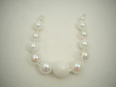 PEARLISED BAUBLE SWAG